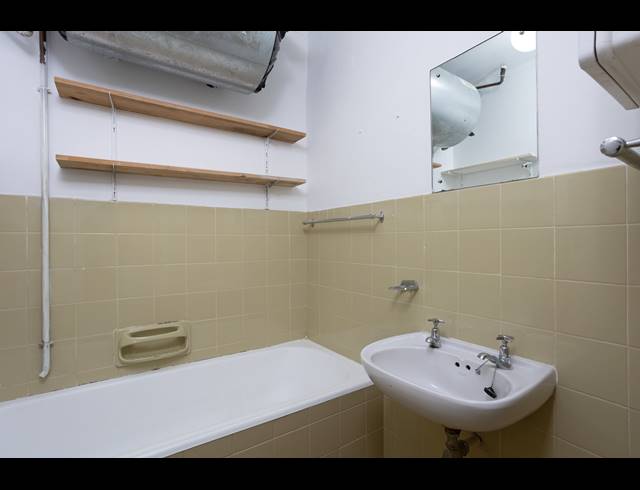 0.5 BEDROOM APARTMENT TO LET IN CLAREMONT